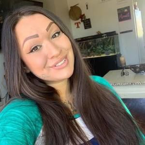 Meet your Posher, Tia